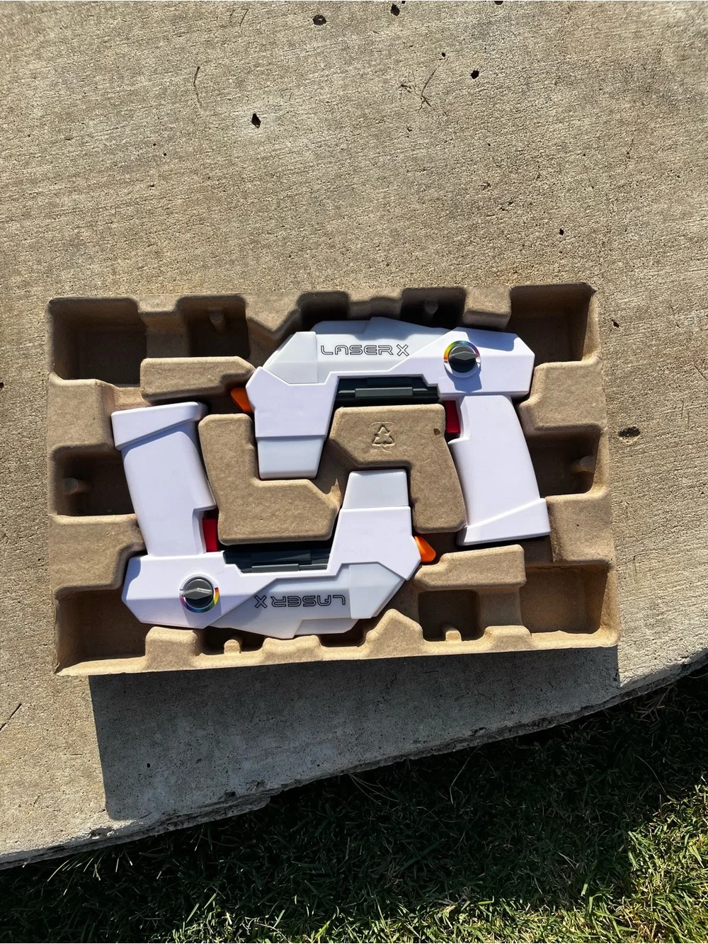 Two battery powered laser guns battery’s included box included